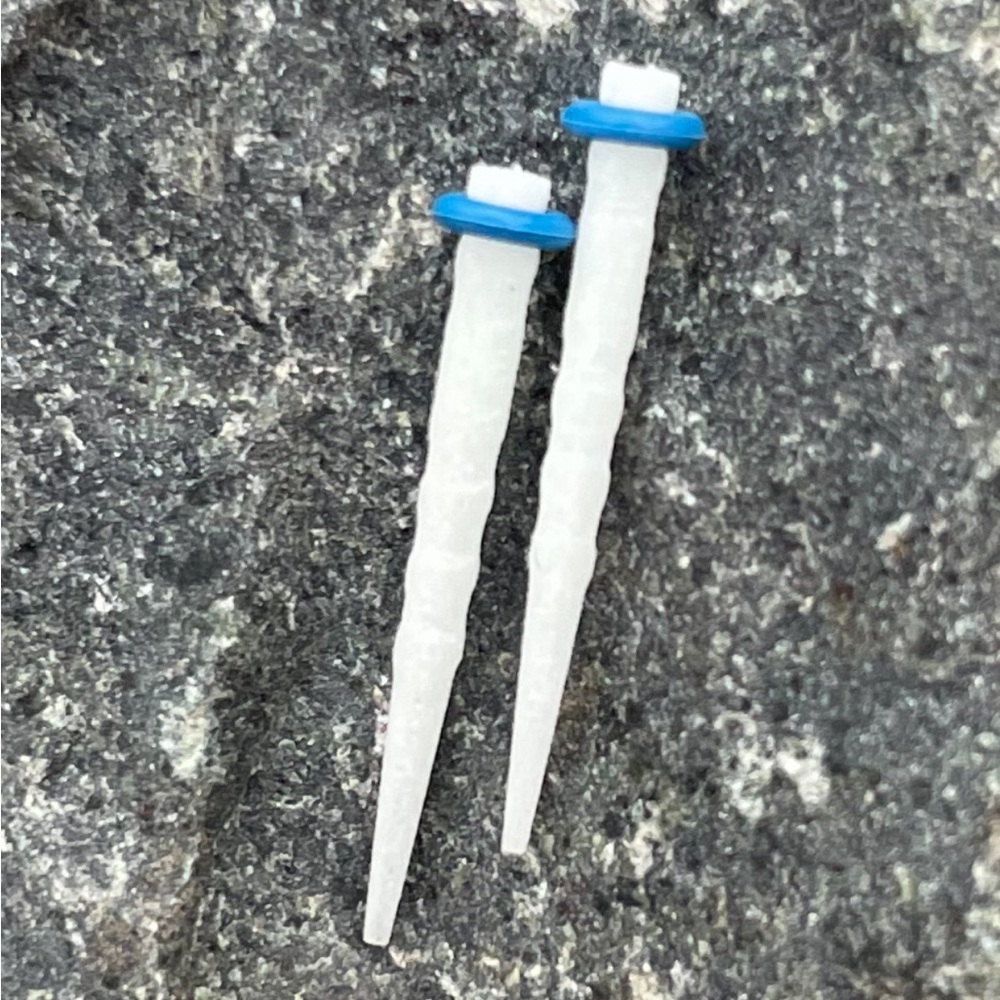 Straight ear-post with rubber backer